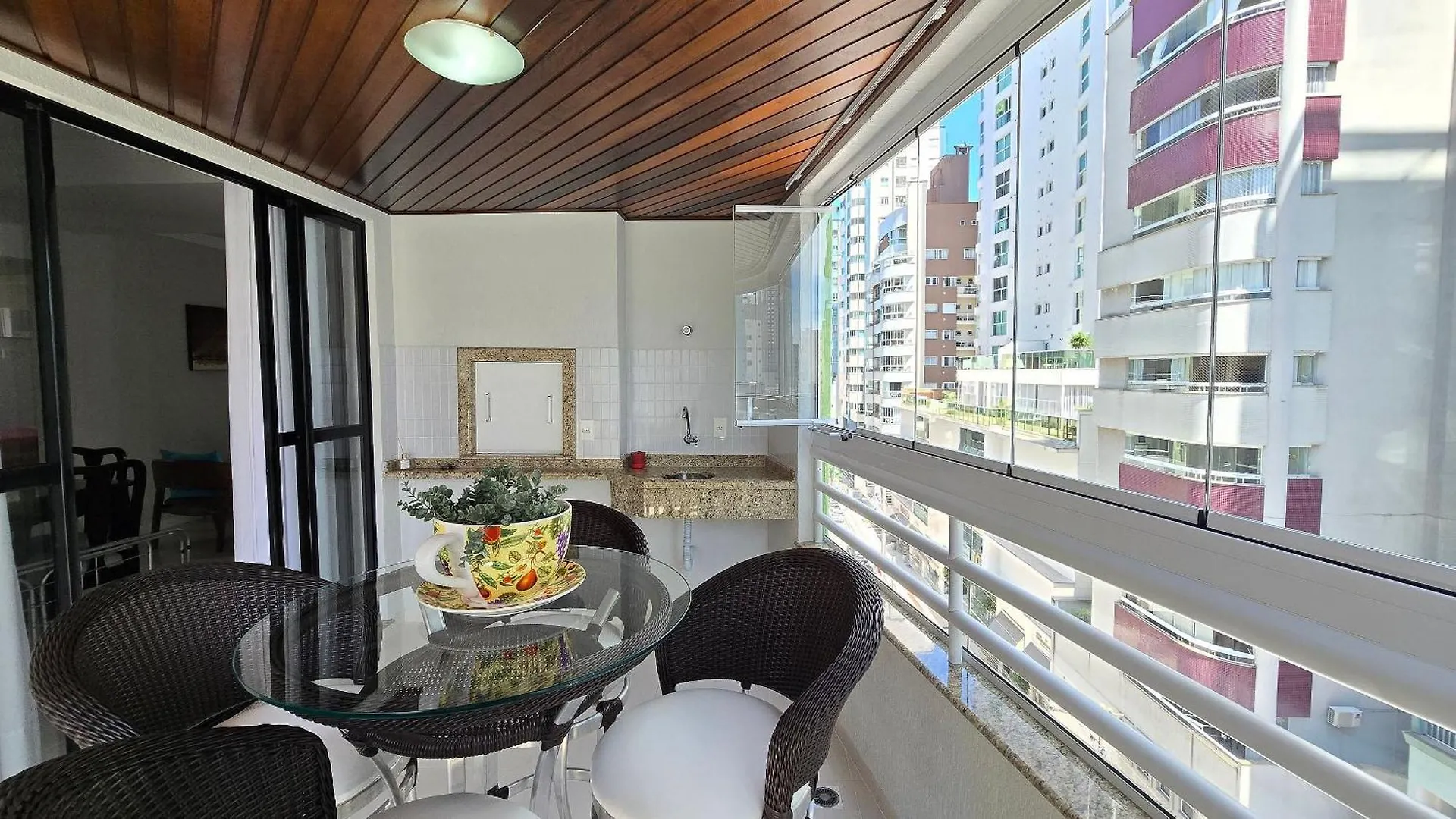 Apto 601 - 02 Quartos - Churrasqueira Sacada Balneario Camboriu Apartment
