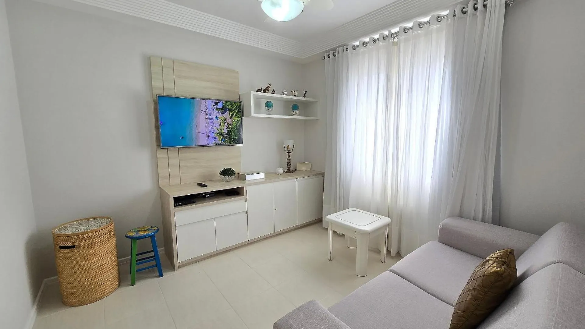 Apto 601 - 02 Quartos - Churrasqueira Sacada Balneario Camboriu Apartment